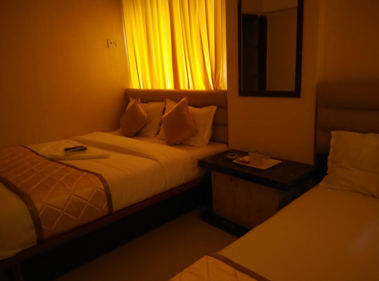 Hotel Silver Castle Mumbai Exteriör bild